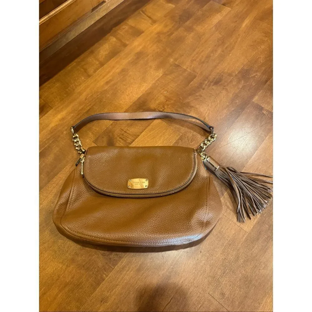 Woman’s Michael Kors, leather brown shoulder bag